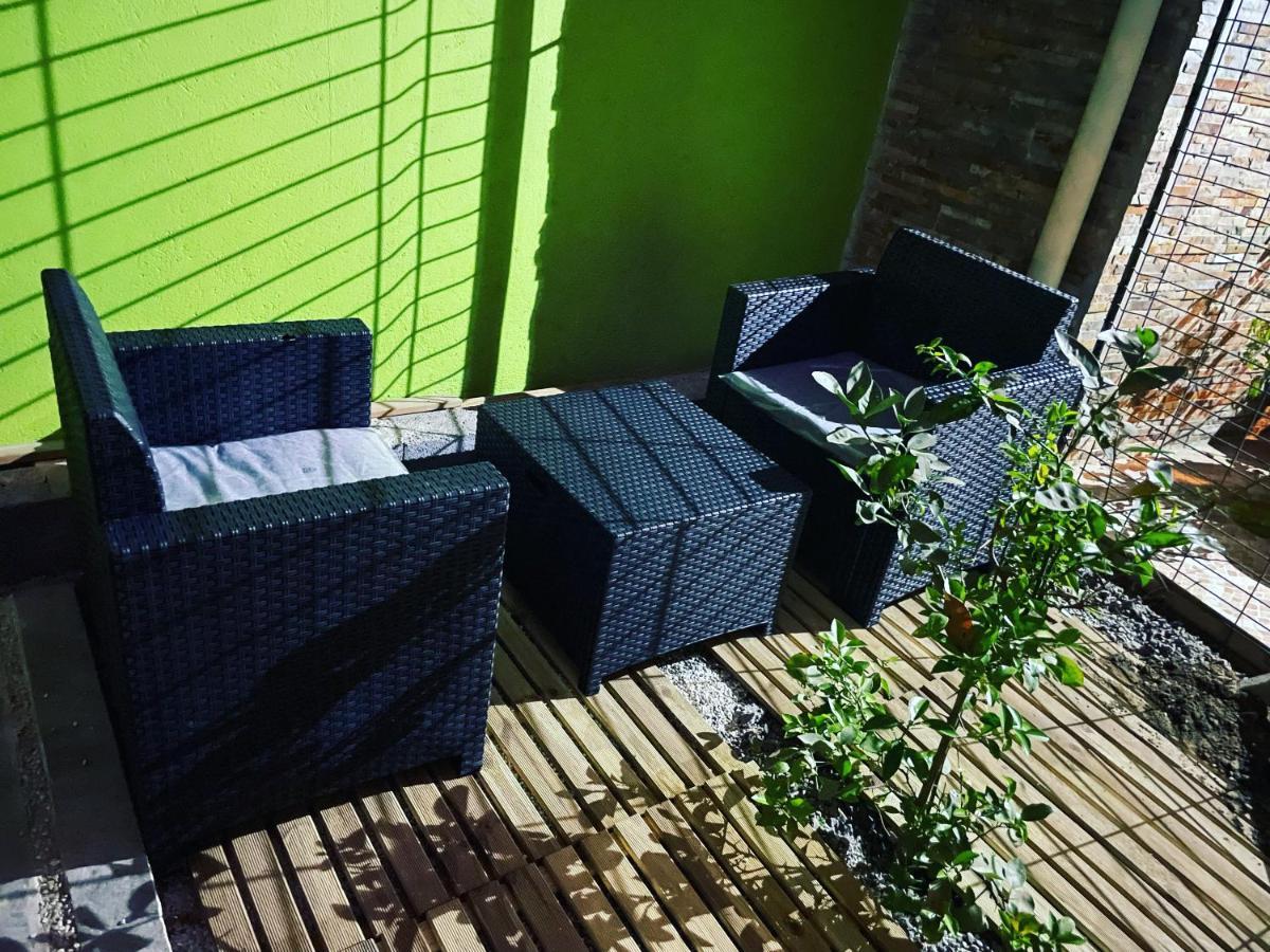 Pelaka Confort Pamandzi Exteriör bild